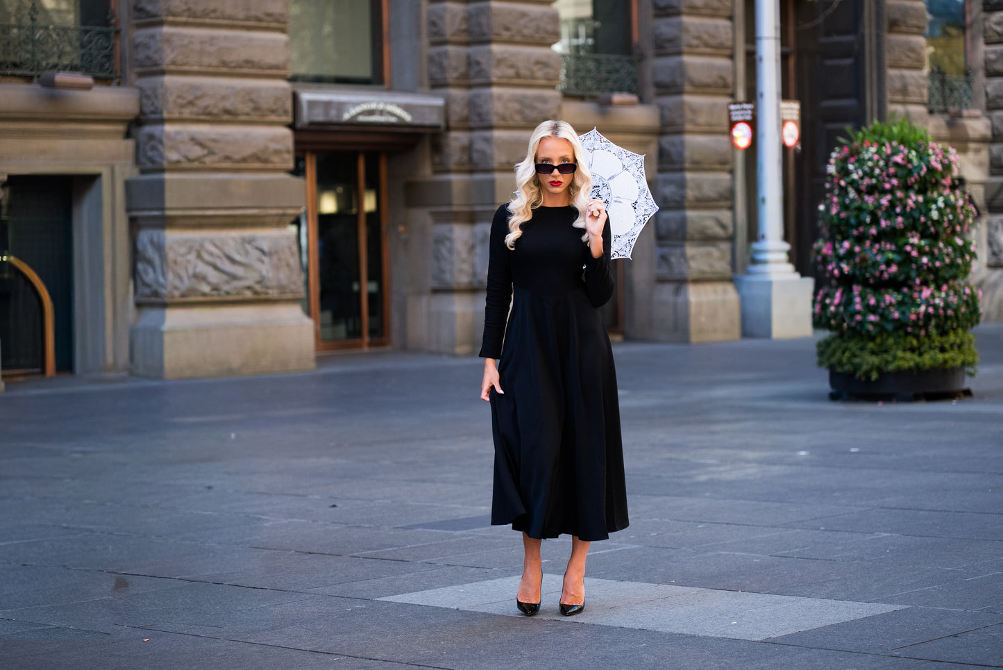 The Monroe Midi Dress – Black